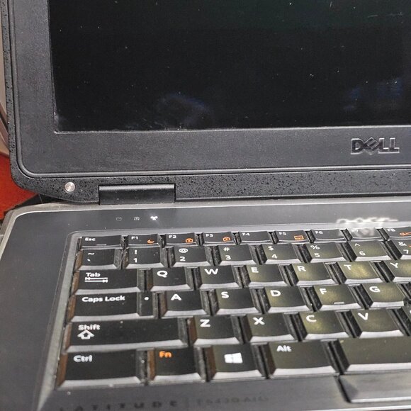 Dell Latitude E6430 Laptop, Intel Core i7, 14-inch Display - Picture 3 of 6